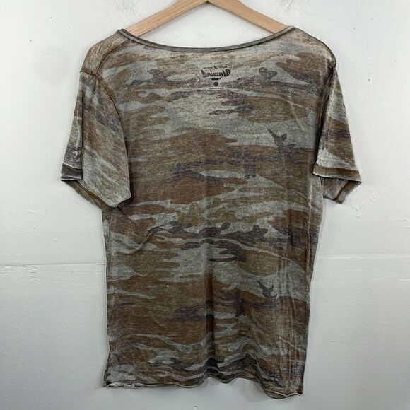 Unwind by League Graphic Tee Hippy Mama camouflage T Shirt short sleeve v neck M - Picture 5 of 11